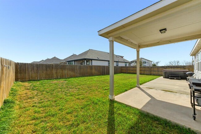 Building Photo - 2009 Los Olivios Wy