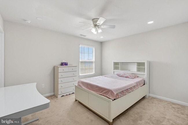 Building Photo - 40 Gina Dr