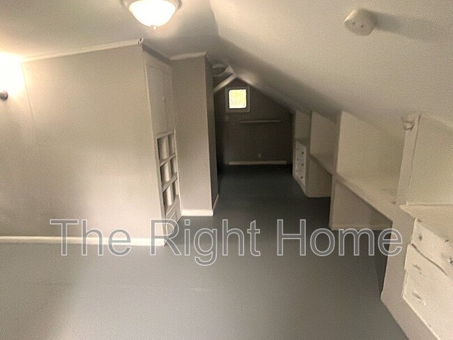 Building Photo - 8334 Izard St