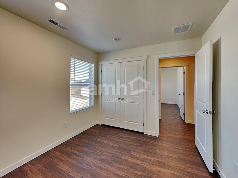 Building Photo - 9523 W Shumard St