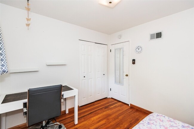 Building Photo - 10411 Antrim Dr