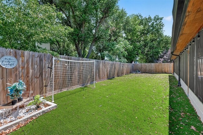 Building Photo - 19818 Packwood Dr