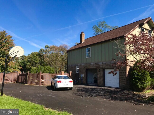 Building Photo - 13447 Chris Mar Ct