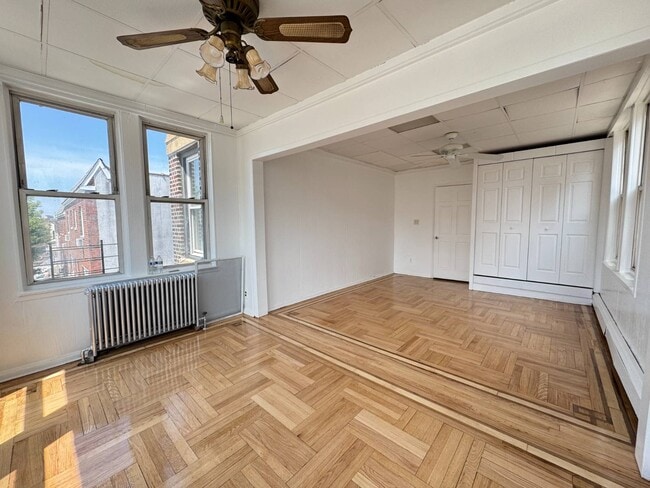 Building Photo - 861 Kinsella St