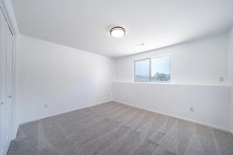 Building Photo - 14011 E Watson St