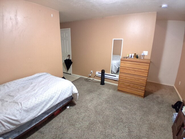 Building Photo - 361 N 700 E