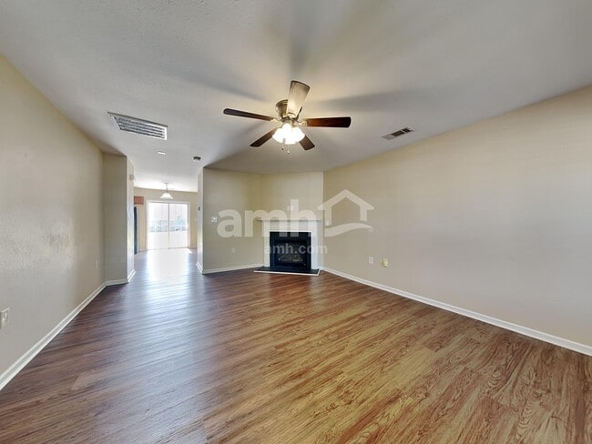 Building Photo - 1410 River Run Rd