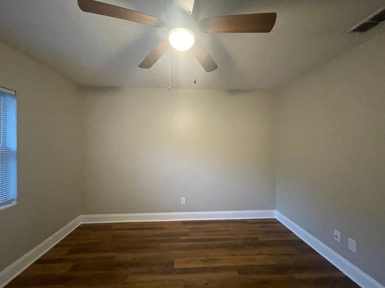 Bedroom 2 - 124 W 4th Ave