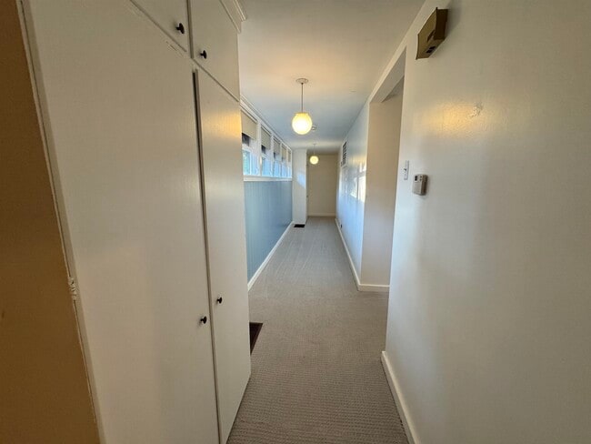 Building Photo - 1173 Seminole Dr