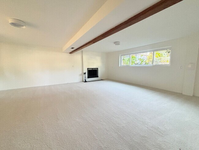 Building Photo - Gorgeous 4-Bd House | Huge Deck, Huge Fenced Yard, & Bonus Room!