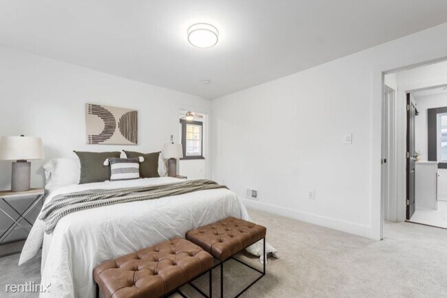 Building Photo - 4 br, 3.5 bath House - 481 Chilcote Ave