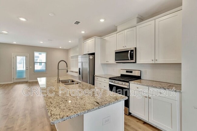 Building Photo - 306 Pathfinder Way