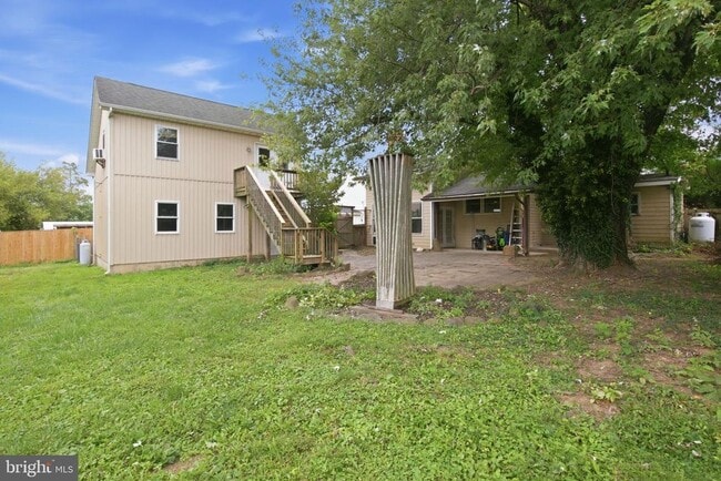 Building Photo - 27 E Broad Way