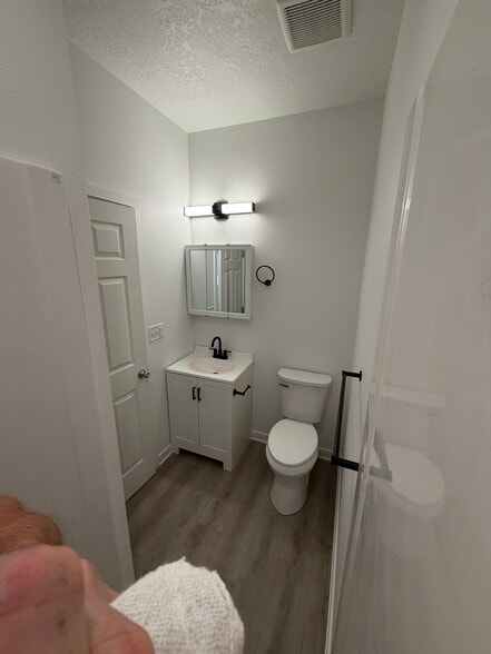 Building Photo - 1528 Wilford Ave