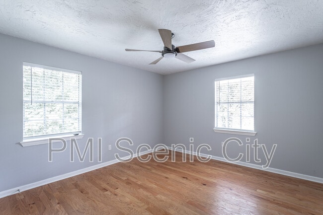 Building Photo - 2508 Woodfin Ave