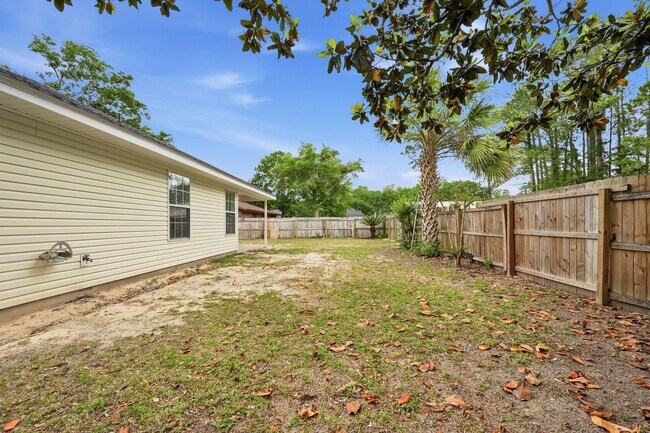 Building Photo - Renovated Home in Niceville!