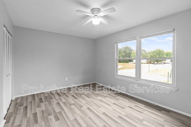 Building Photo - 1579 Darren Cir
