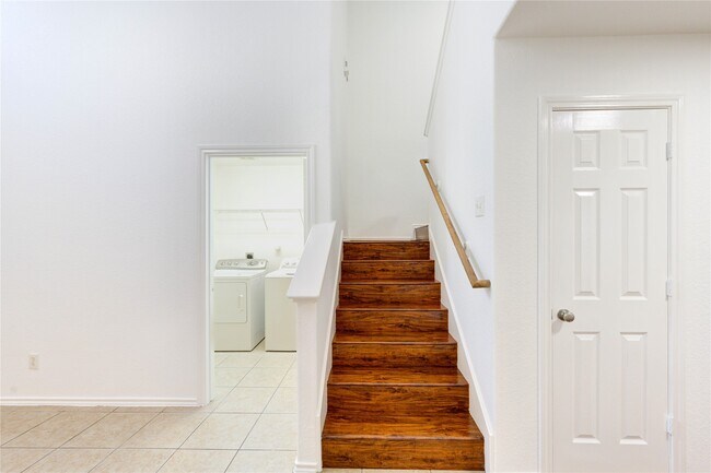 Building Photo - 11 E Sage Creek Pl