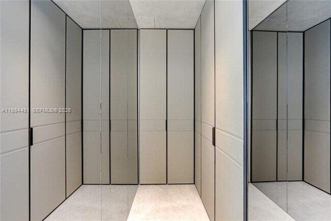 Building Photo - 18501 Collins Ave