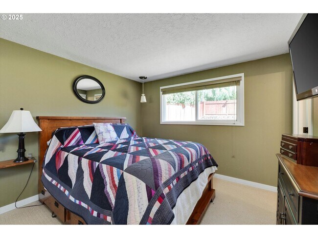 Building Photo - Bull Mountain Gem – Single-Level 3BR with 2 Living Areas, Large Yard & Pergola Patio