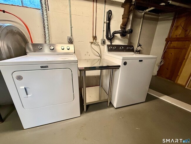 Building Photo - 16 Killian Ave