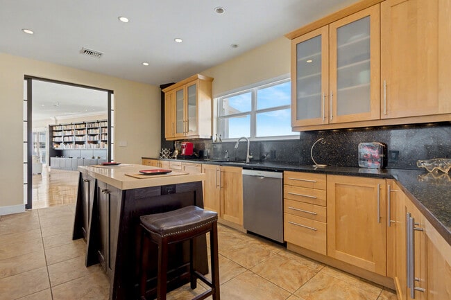 Building Photo - 3430 Galt Ocean Dr