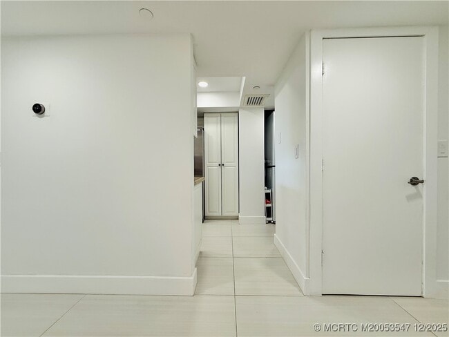 Building Photo - 8800 S Ocean Dr
