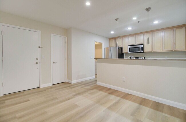 Building Photo - 4704 E Paradise Village Pkwy N