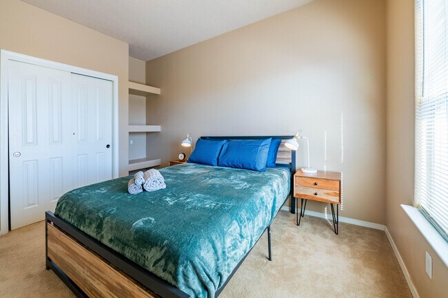 Building Photo - 9719 Calle Chamisa NW