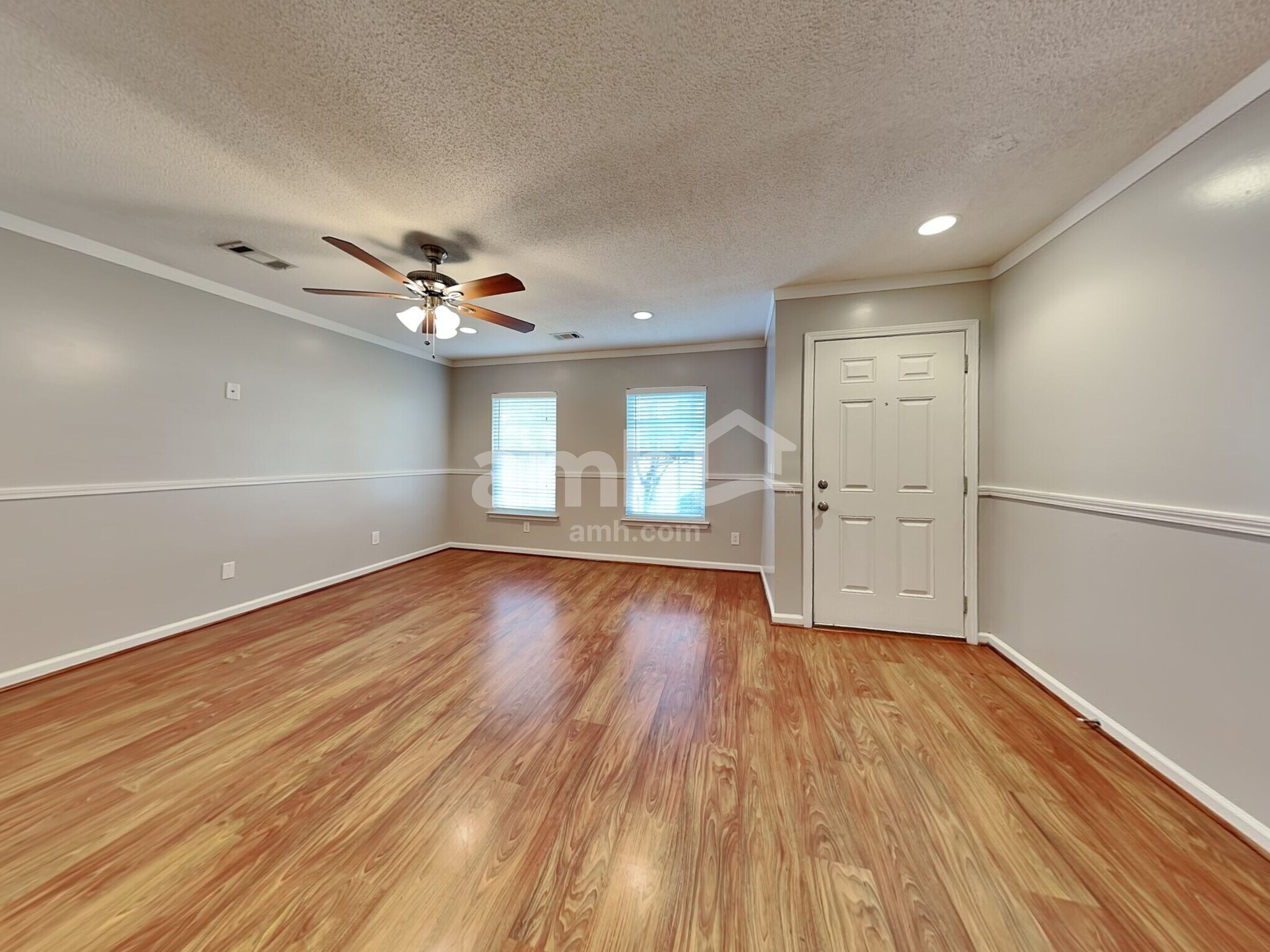 Building Photo - 240 Tigers Paw Dr