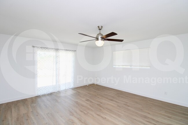 Building Photo - 10312 E Cactus Rd
