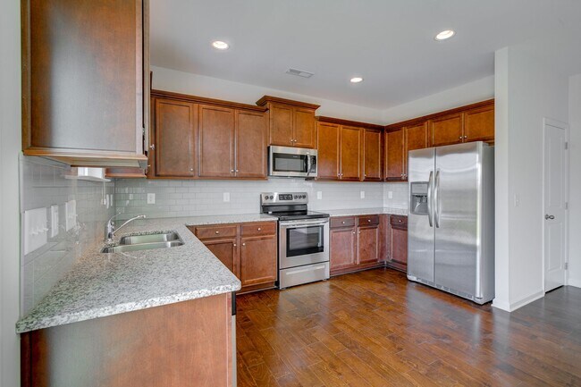 Building Photo - 4 Bedroom Rental in Mackintosh On The Lake Neighborhood!