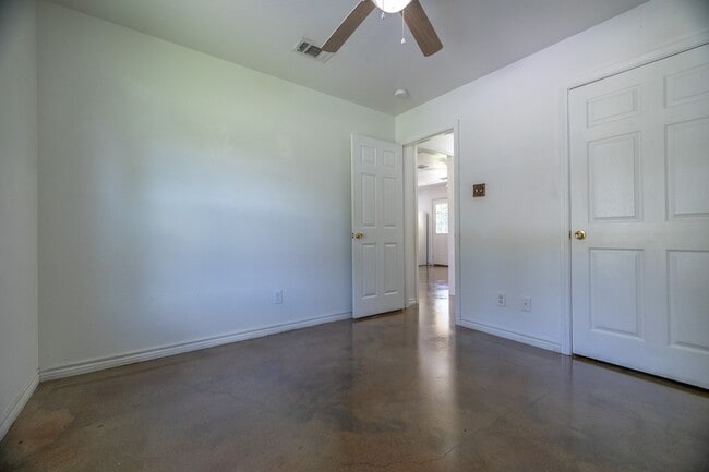 Building Photo - 80 County Rd 2269