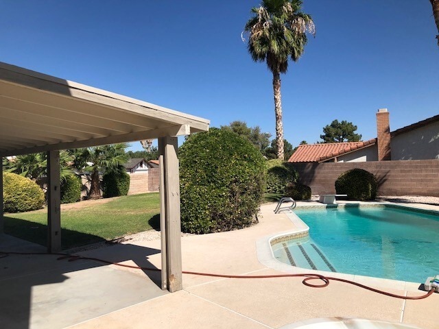 Building Photo - Absolutely gorgeous 4 Bed 3 Bath in Green ...