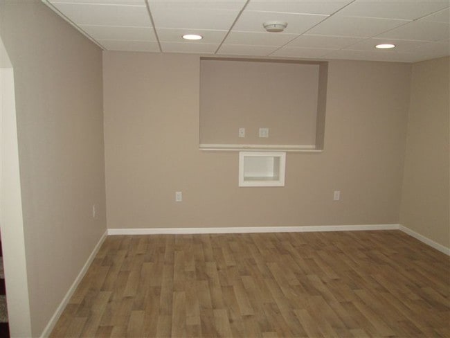 Building Photo - 3 br, 2 bath Townhome - 1621 Park Drive SE