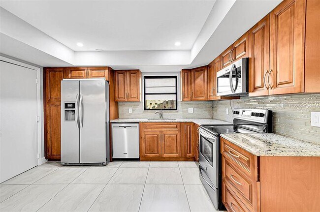 Building Photo - 5700 SW 120th Ave