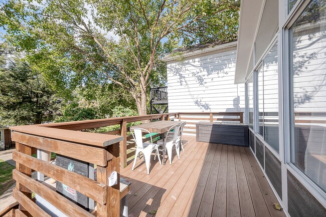 Building Photo - This renovated family friendly home will e...