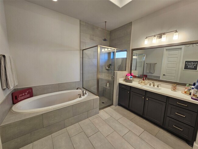 Building Photo - 5435 Farm Hill Way