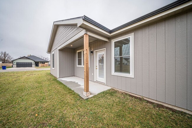 Building Photo - Please View 3D Virtual Walk-Through Before Scheduling a Showing