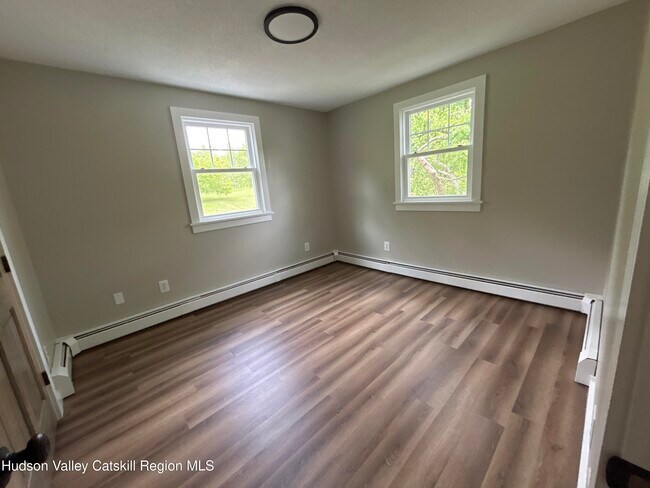 Building Photo - 173 S Amenia Rd