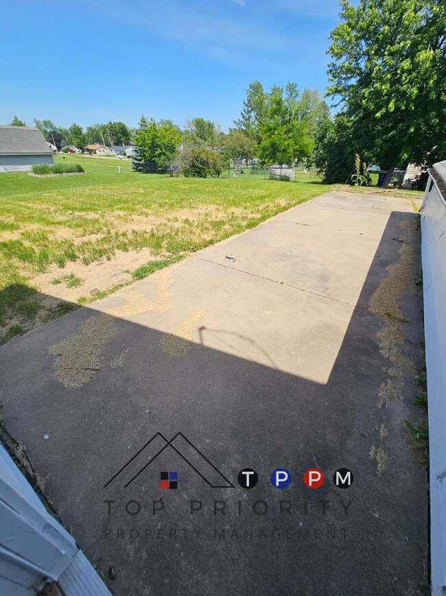 Building Photo - 2 Bedroom | 1 Bathroom Single Family Home ...