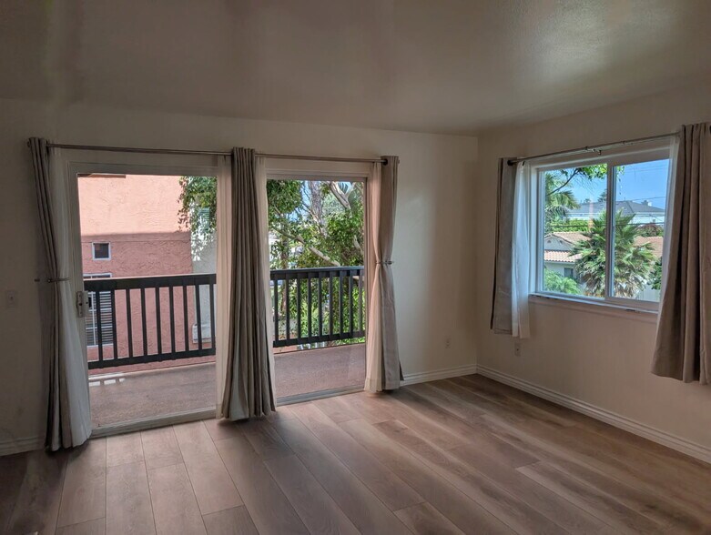 Building Photo - 253 Donax Ave