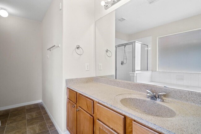 Building Photo - 6631 Portlick Dr