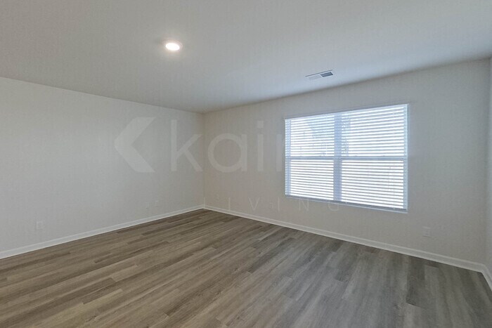 Building Photo - 129 Overstreet Way