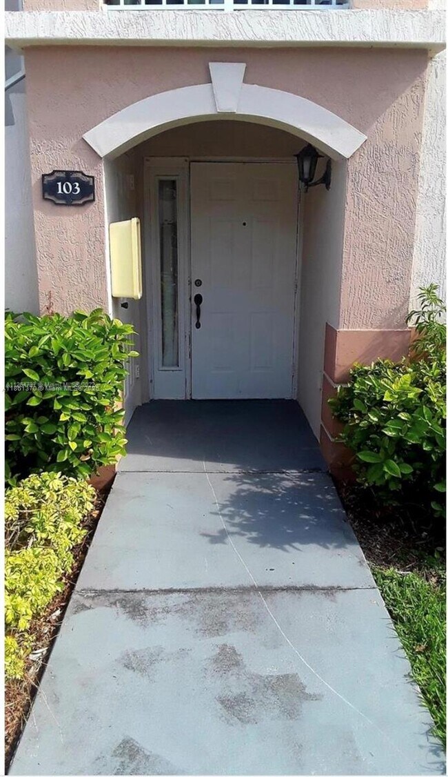 Primary Photo - 1261 SE 28th Ct