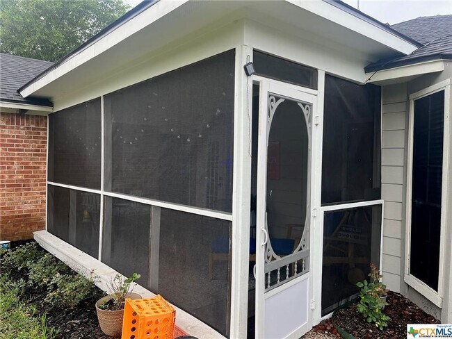 Building Photo - 103 Sunrise Ct