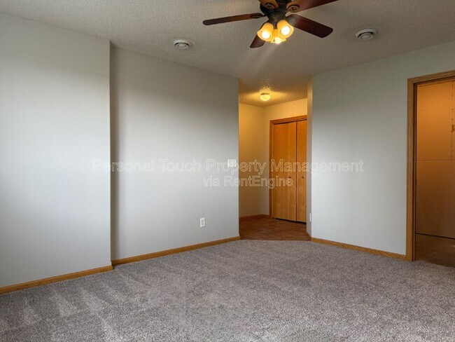 Building Photo - 1143 39th Ave S