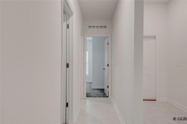 Building Photo - 4975 Worchester Dr