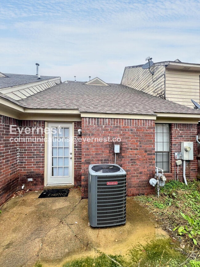 Building Photo - 375 Blair Dr W