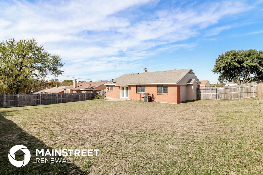 Building Photo - 2942 Mesa View Dr